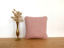 Charger l&#39;image dans la galerie, Coussin patchwork pastel