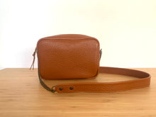 Charger l'image dans la galerie, Besace Birdie camel