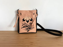 Charger l&#39;image dans la galerie, Pochette Frida pêche