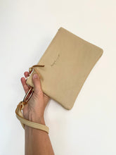 Charger l'image dans la galerie, Grande pochette Pantone bleutée
