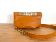 Charger l&#39;image dans la galerie, Sac Vicky python mangue