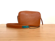 Charger l'image dans la galerie, Besace Swann camel