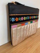 Charger l&#39;image dans la galerie, Pochette Kamila noir et or