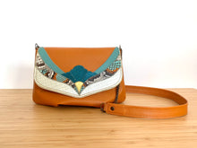 Charger l'image dans la galerie, Besace Georgette camel