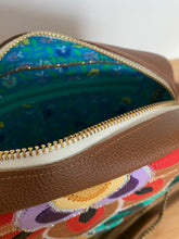 Charger l'image dans la galerie, Besace Karma camel