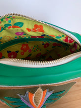 Charger l'image dans la galerie, Besace Crocus kaki