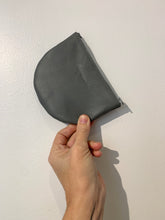 Charger l'image dans la galerie, Porte-monnaie Fleur gris