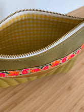 Charger l&#39;image dans la galerie, Pochette Kamila kaki