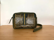 Charger l&#39;image dans la galerie, Besace Memphis python kaki