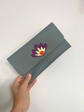 Charger l'image dans la galerie, Pochette Ex voto gris céladon