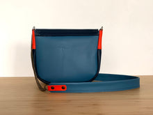 Charger l'image dans la galerie, Besace Gloria marine