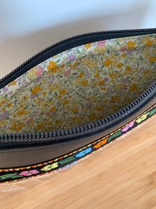 Pochette Kamila noir et or