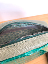 Charger l&#39;image dans la galerie, Besace Sam kaki croco