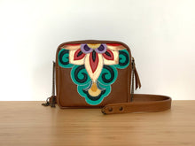 Charger l'image dans la galerie, Besace Karma camel