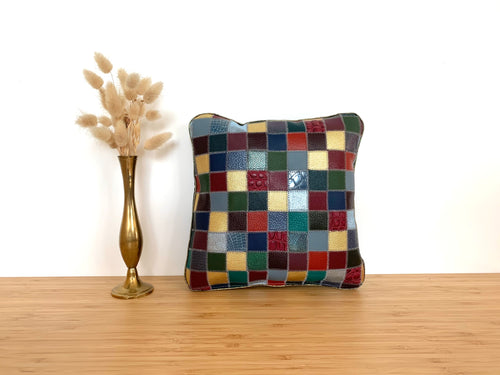 Coussin patchwork sombre