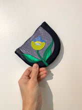 Charger l'image dans la galerie, Porte-monnaie Fleur marine