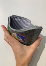 Charger l'image dans la galerie, Porte-monnaie Fleur gris