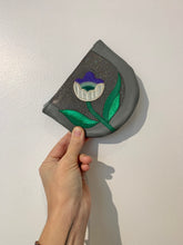 Charger l'image dans la galerie, Porte-monnaie Fleur gris