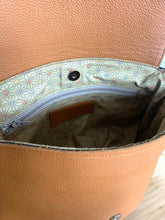 Charger l'image dans la galerie, Besace Georgette camel