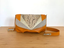 Charger l&#39;image dans la galerie, Sac Vicky python mangue