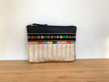 Charger l&#39;image dans la galerie, Pochette Kamila noir et or