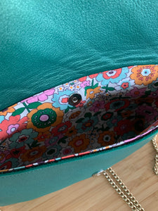 Pochette Bahia vert métal