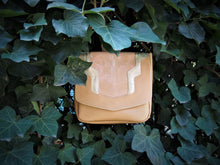 Charger l&#39;image dans la galerie, Besace Gloria galuchat beige