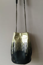 Charger l&#39;image dans la galerie, Sac Bourse Garnier noir et or