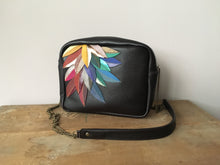 Charger l&#39;image dans la galerie, Besace moyenne Leaves marron