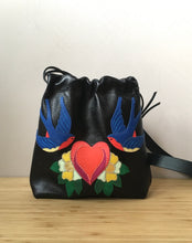 Charger l&#39;image dans la galerie, Sac bourse Swallow noire