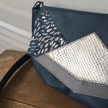 Charger l&#39;image dans la galerie, Sac Callas python gris Bleu
