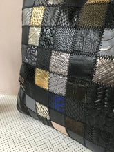 Charger l&#39;image dans la galerie, Coussin Patchwork noir