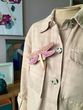 Charger l&#39;image dans la galerie, Broche Libellule rose