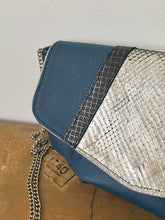Charger l&#39;image dans la galerie, Sac Julie Python argent