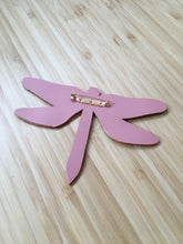 Charger l&#39;image dans la galerie, Broche Libellule rose